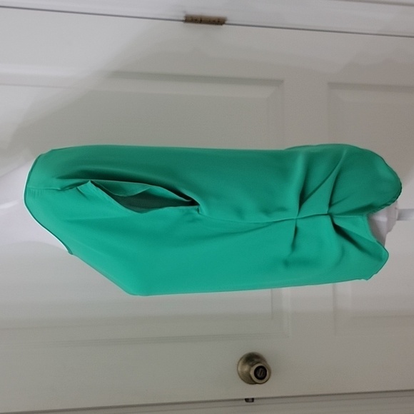 Mine Size S Green Ruched Side Cap Sleeve Blouse, Excellent Used Condition - Picture 2 of 11